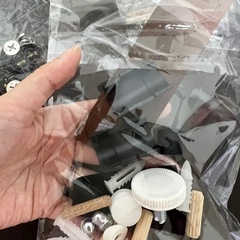 いろんな家具のいろんな備品　ドライバー　レンチ　ネジ　工具　パーツ　DIYの画像