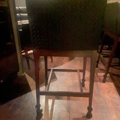 黒 合成皮革 バースツールの画像