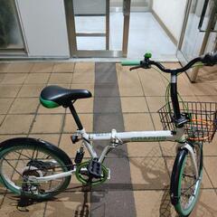 緑の自転車の画像