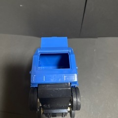 ISUZUゴミ収集車おもちゃの画像
