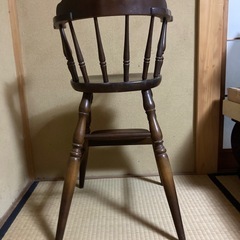 ダイニングテーブル用赤ちゃん椅子の画像