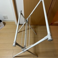 中古の小さな物干し竿の画像