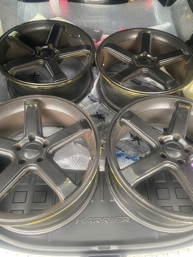 6MLJ HYPERION CVS1.5 ８.5j 20インチ 114.3 5H 4本