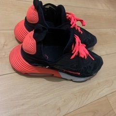 お盆限定！NIKE スニーカーの画像
