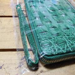 新品　ファスナー長財布の画像