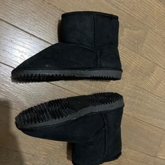 ムートン黒の画像