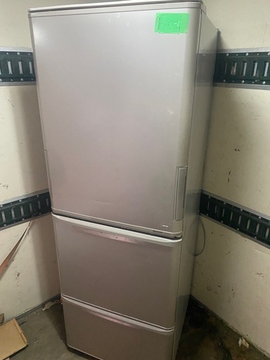 NO B423?福岡市内配送設置無料✨?シャープ SHARP 冷蔵庫 （350L・どっちもドア） シルバー系 SJ-WA35X-S