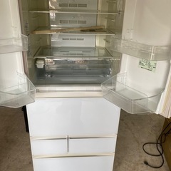NO B407🌈福岡市内配送設置無料✨🌈東芝 TOSHIBA マジック大容量 FVシリーズ 冷凍冷蔵庫（551L・フレンチドア） 6ドア クリアシェルホワイト GR-J560FV(ZW)の画像