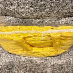 黄色いサブバッグ (新品未使用品)の画像