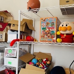 トミカやアンパンマン等のおもちゃの画像