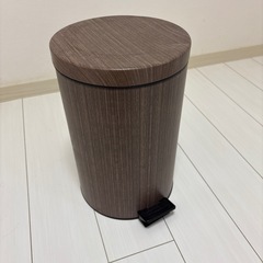 ゴミ箱の画像
