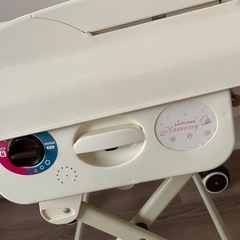 ハイローチェア　テーブル付きの画像