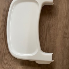 ハイローチェア　テーブル付きの画像