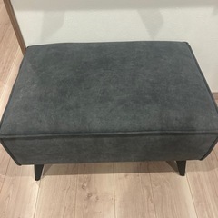 グレー　ソファー　オットマン付きの画像