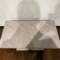 昇降テーブルの画像
