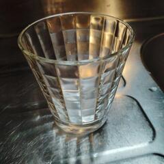 透明グラス カフェ風デザインの画像