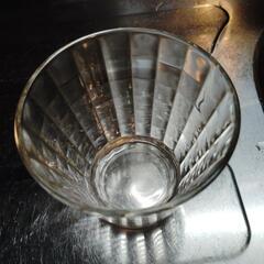 透明グラス カフェ風デザインの画像