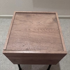サイドテーブルの画像