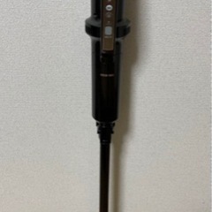 アイリスオーヤマ 充電式コードレススティッククリーナー メタリックブラックの画像