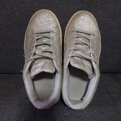 PUMA シルバーラメ入りスニーカー グリッター スニーカー21センチの画像