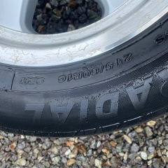 ６穴16インチタイヤ付きホイールの画像