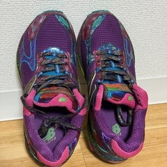 New Balance 1040 スニーカー パープル/ピンク/グリーンの画像