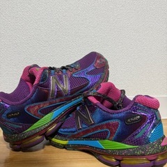 New Balance 1040 スニーカー パープル/ピンク/グリーンの画像