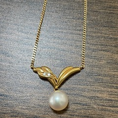 k18パールネックレスとプーケットパールのピアスの画像