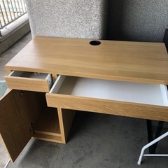 テーブル　パソコンデスクの画像