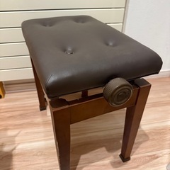 YAMAHAアップライトピアノ　チェアの画像
