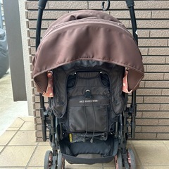 combi    
コンビ　　ベビーカー　　対面移動可能の画像