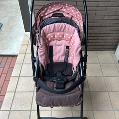 combi    
コンビ　　ベビーカー　　対面移動可能の画像