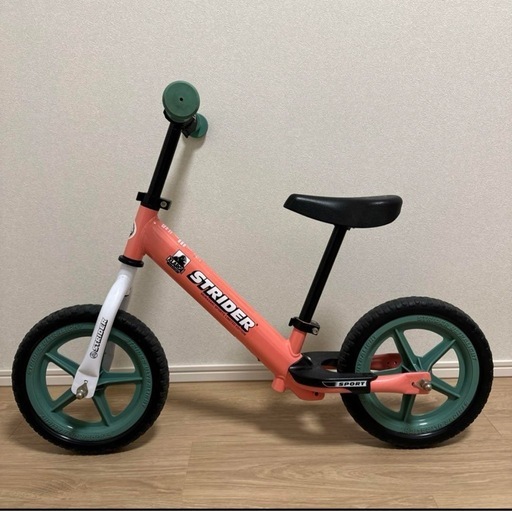 XLARGE×STRIDER〘キッズ用ランニングバイクSTRIDER〙 2020年発売 ムラサキスポーツ限定カラー∶ヴィンテージレッド