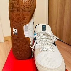 ニューバランス　フットサルシューズの画像