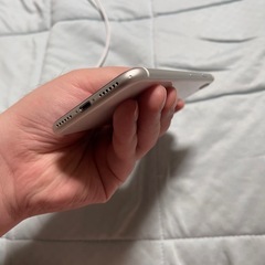 iPhone SE264GBSIMフリーの画像