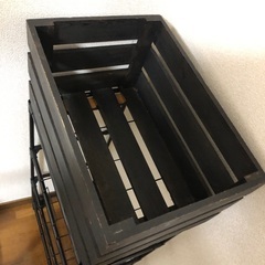 キャスター付きケース付きスチールラック棚の画像