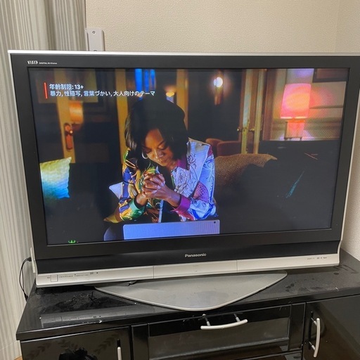 テレビ　42v型