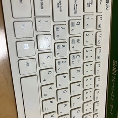 ワイヤレスキーボードの画像