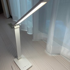 卓上ライトの画像