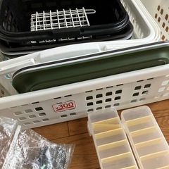 100均一　収納　ボックス　小物入れ　コンテナ　等々の画像