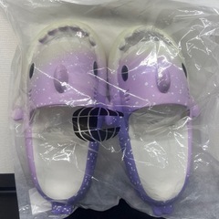 サメサンダル！紫の画像