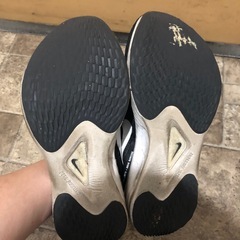 ジャンク　スニーカー　22.5の画像