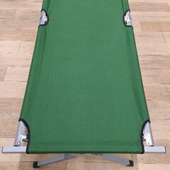 折りたたみベッド コット キャンプ 緑 ベンチの画像