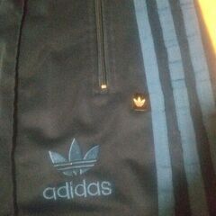 adidasオリジナルスハーフパンツの画像
