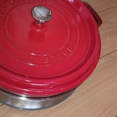 STAUB ストウブ 鍋 箱・説明書・付属品全部揃ってますの画像