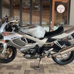 予備検査付き！HONDA VTR1000F 機関良好　低走行距離車　バッテリー新品交換　油脂類交換　フューエルコックOH キャブレター清掃済みの画像