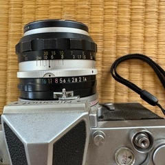 かなり古いジャンク品カメラの画像