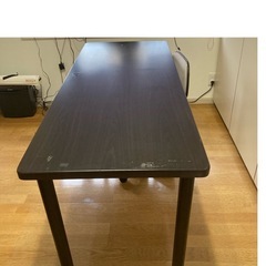 テーブルと椅子セット