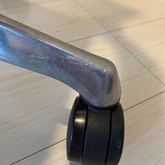 オカムラ okamura グラータ Grata 8142BA ミーティングチェア レッド 肘掛け有 の画像