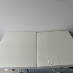【新品未使用】西松屋 固わた敷布団 2つ折りタイプの画像